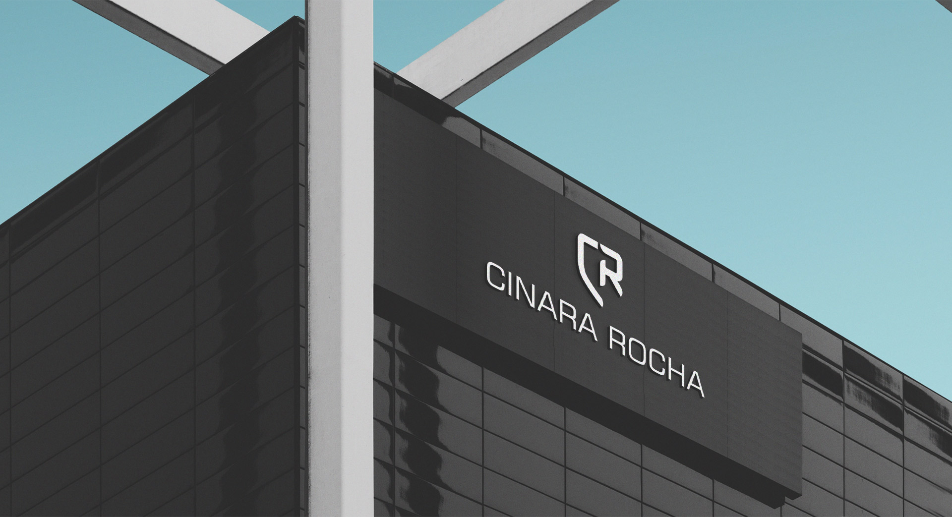 Cinara Rocha - Aplicação de logo na fachada