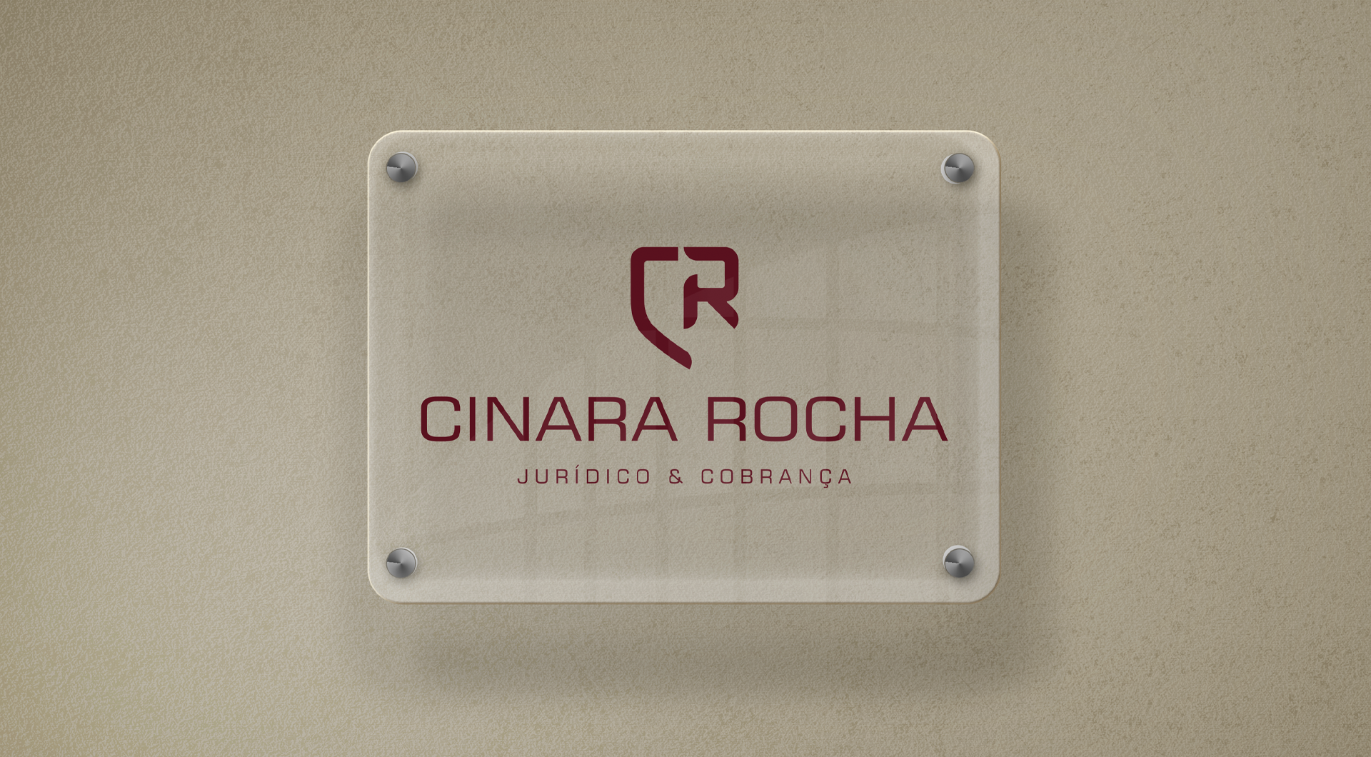 Cinara Rocha - Aplicação de logo em placa de acrílico